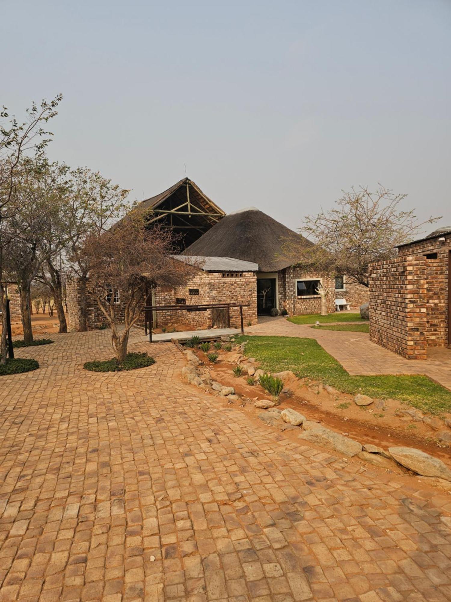 Kaoko Bush Lodge Kamanjab Exteriör bild