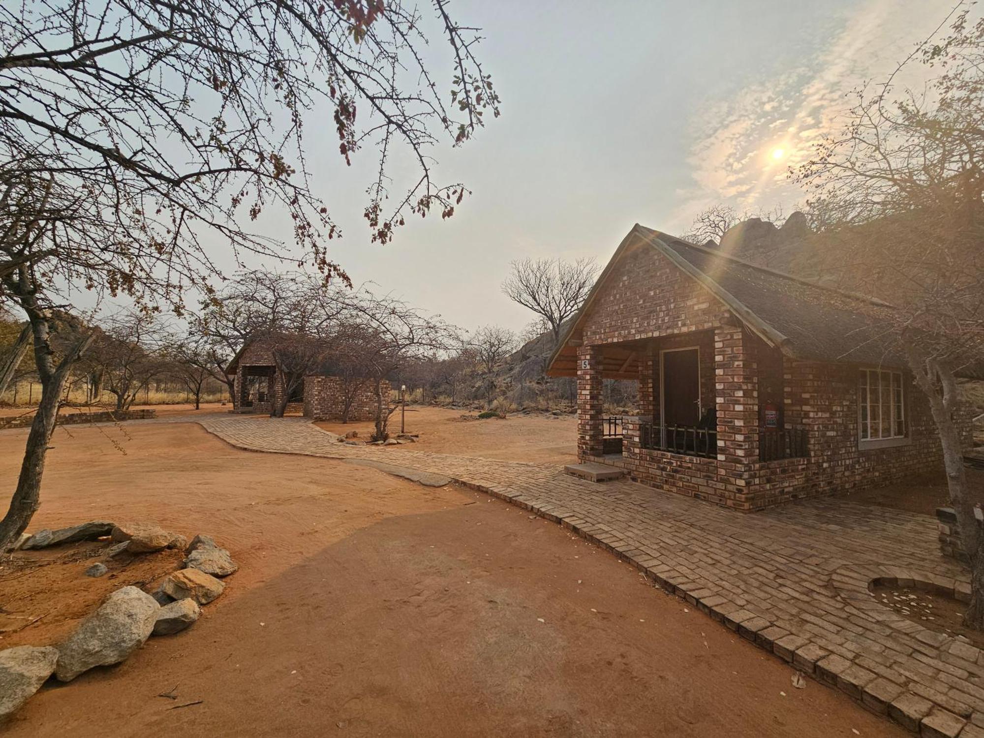 Kaoko Bush Lodge Kamanjab Exteriör bild