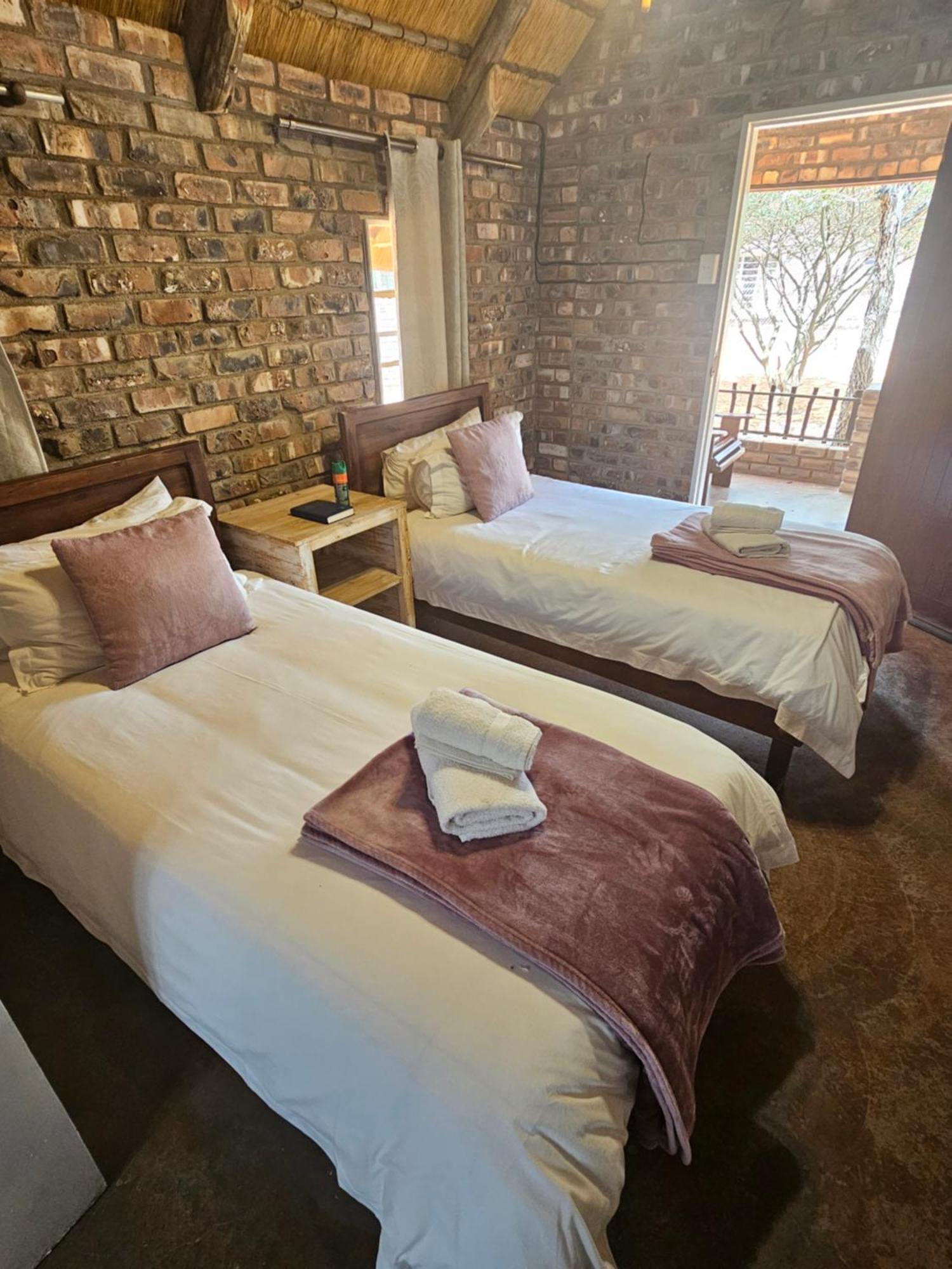 Kaoko Bush Lodge Kamanjab Exteriör bild