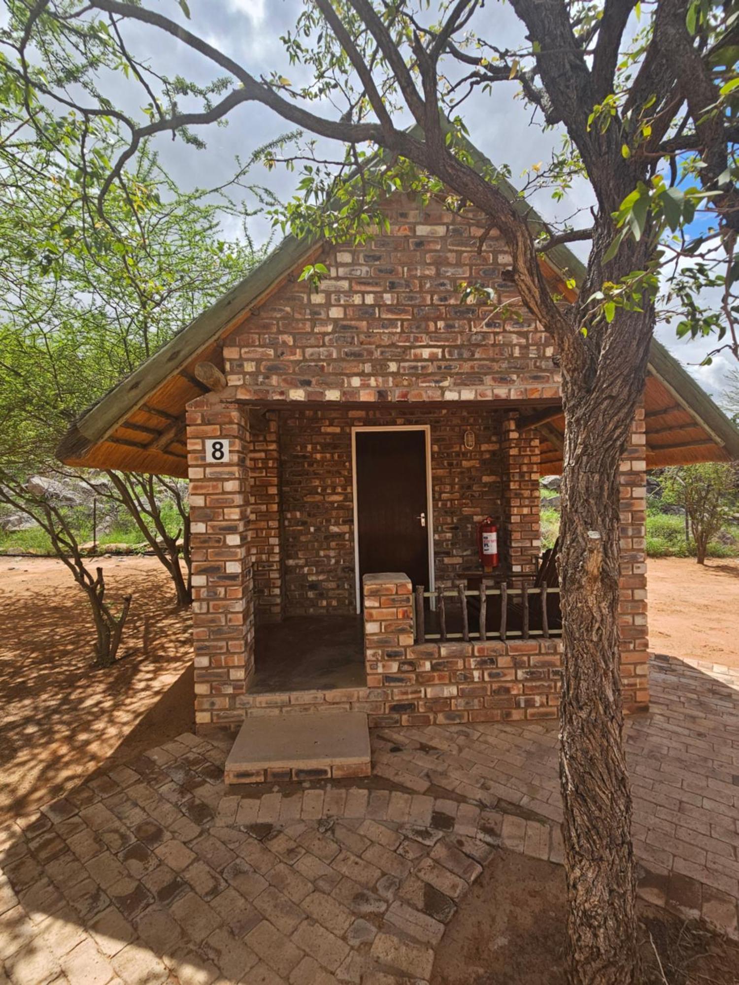Kaoko Bush Lodge Kamanjab Exteriör bild