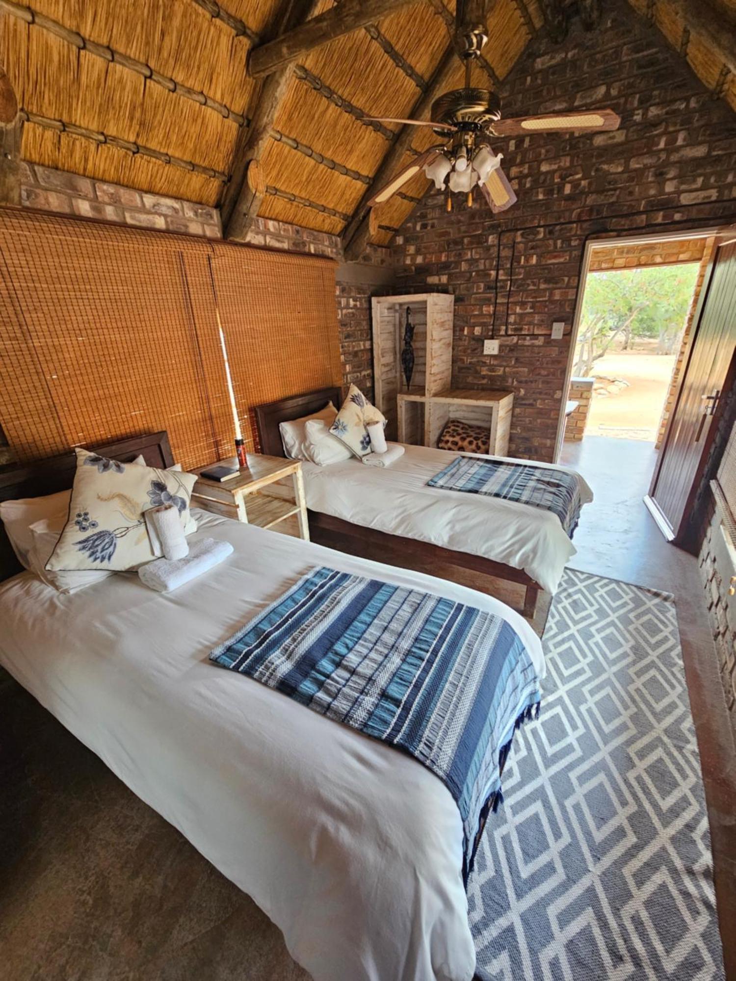Kaoko Bush Lodge Kamanjab Exteriör bild