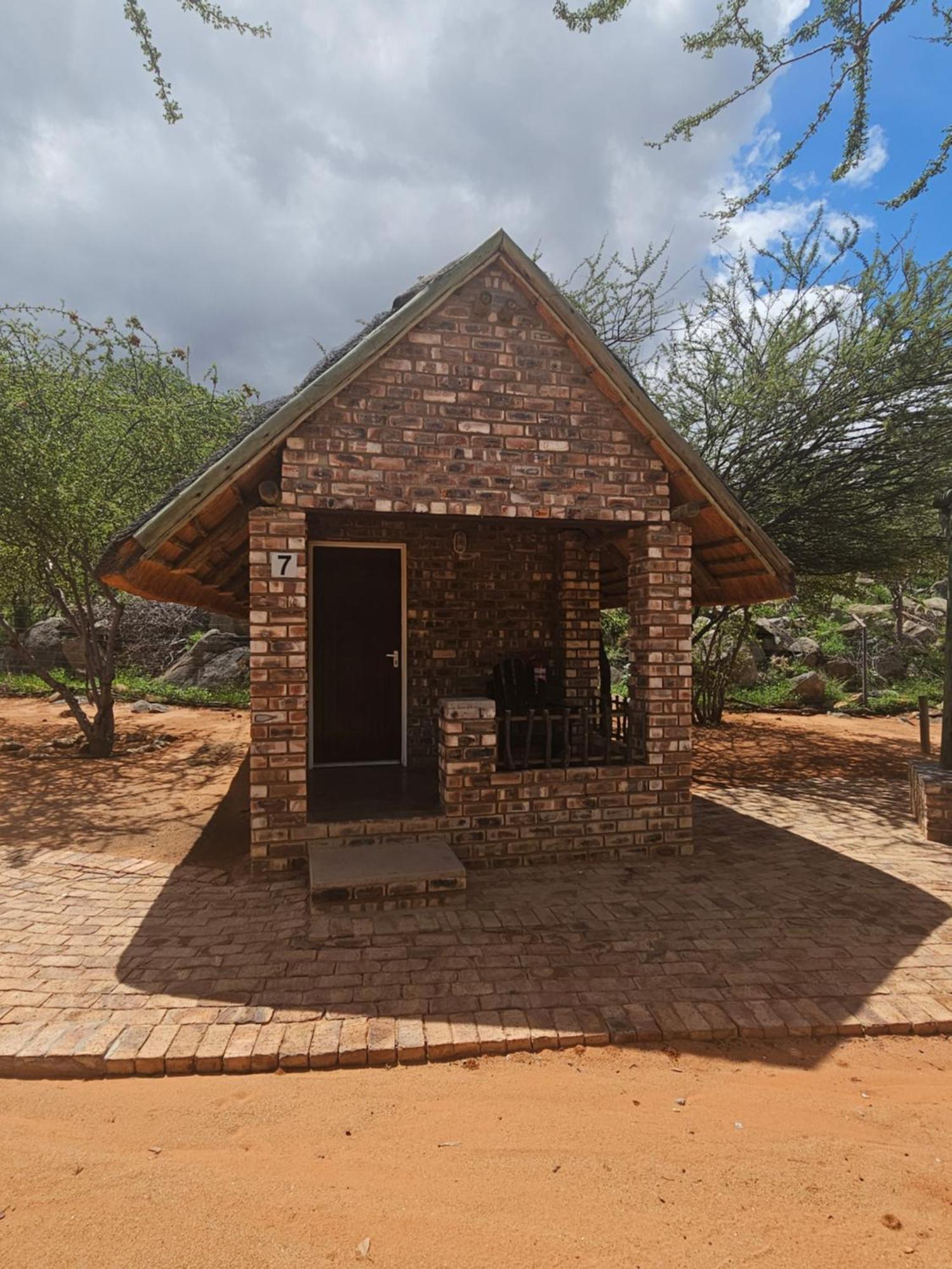 Kaoko Bush Lodge Kamanjab Exteriör bild