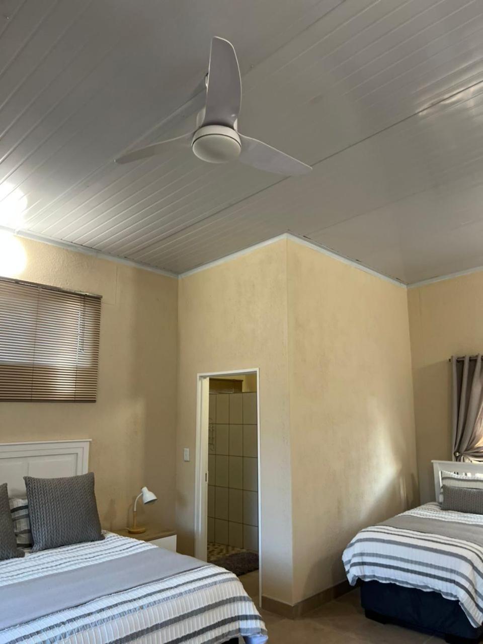 Kaoko Bush Lodge Kamanjab Exteriör bild