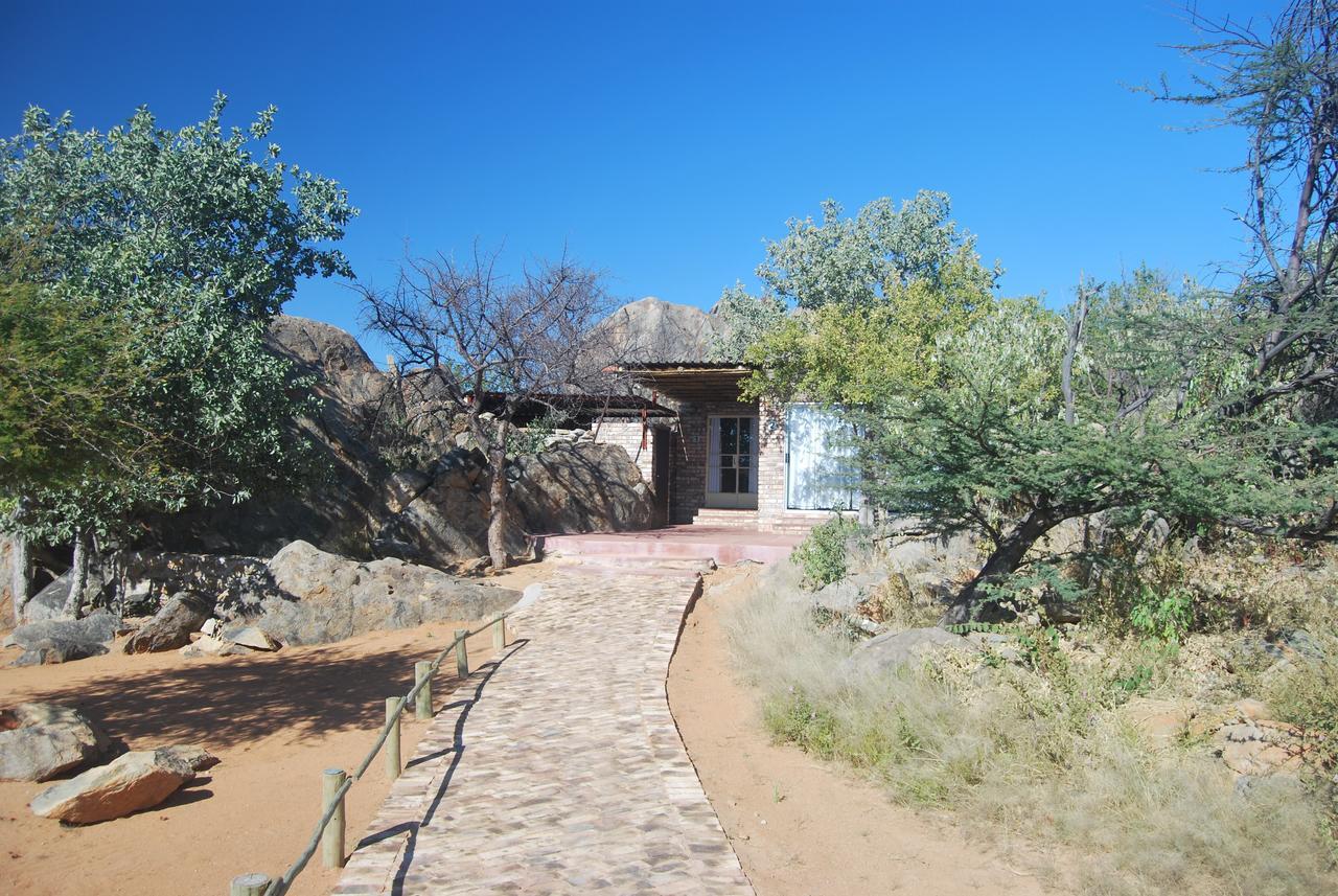 Kaoko Bush Lodge Kamanjab Exteriör bild