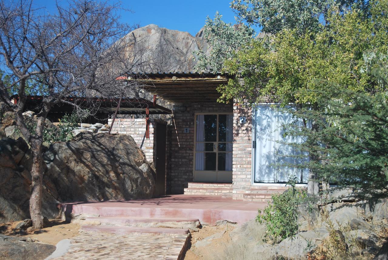 Kaoko Bush Lodge Kamanjab Exteriör bild